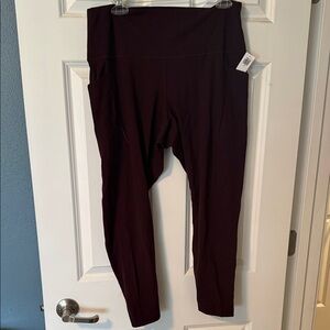 Women's High-Waisted Maroon leggings